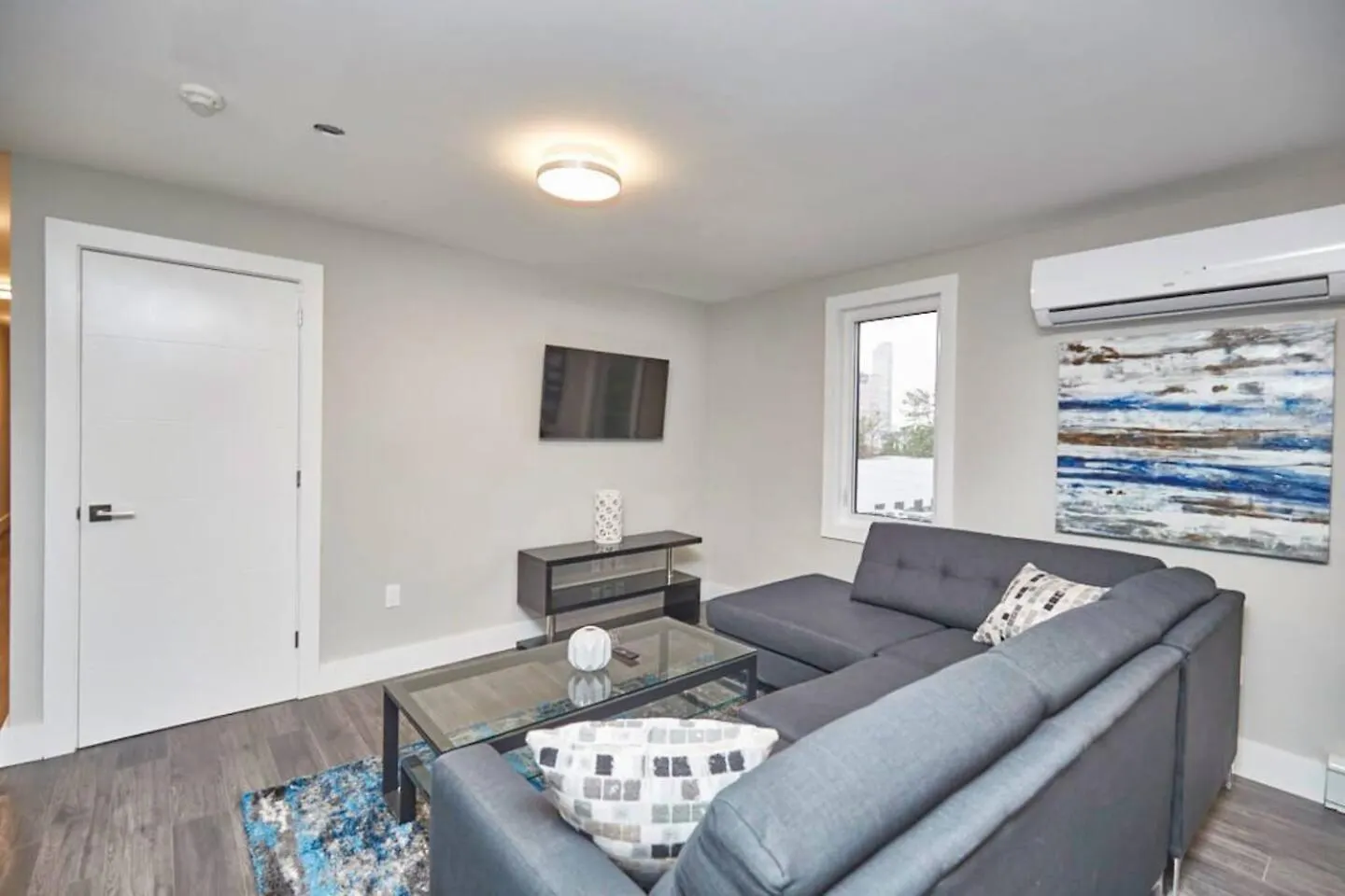 Clifton Hill Hideaway 2A - Two Bedroom Condo Niagara Falls Apartment