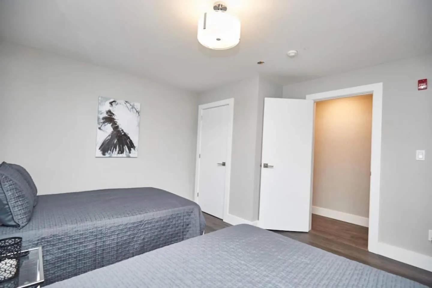 Clifton Hill Hideaway 2A - Two Bedroom Condo Niagara Falls Apartment